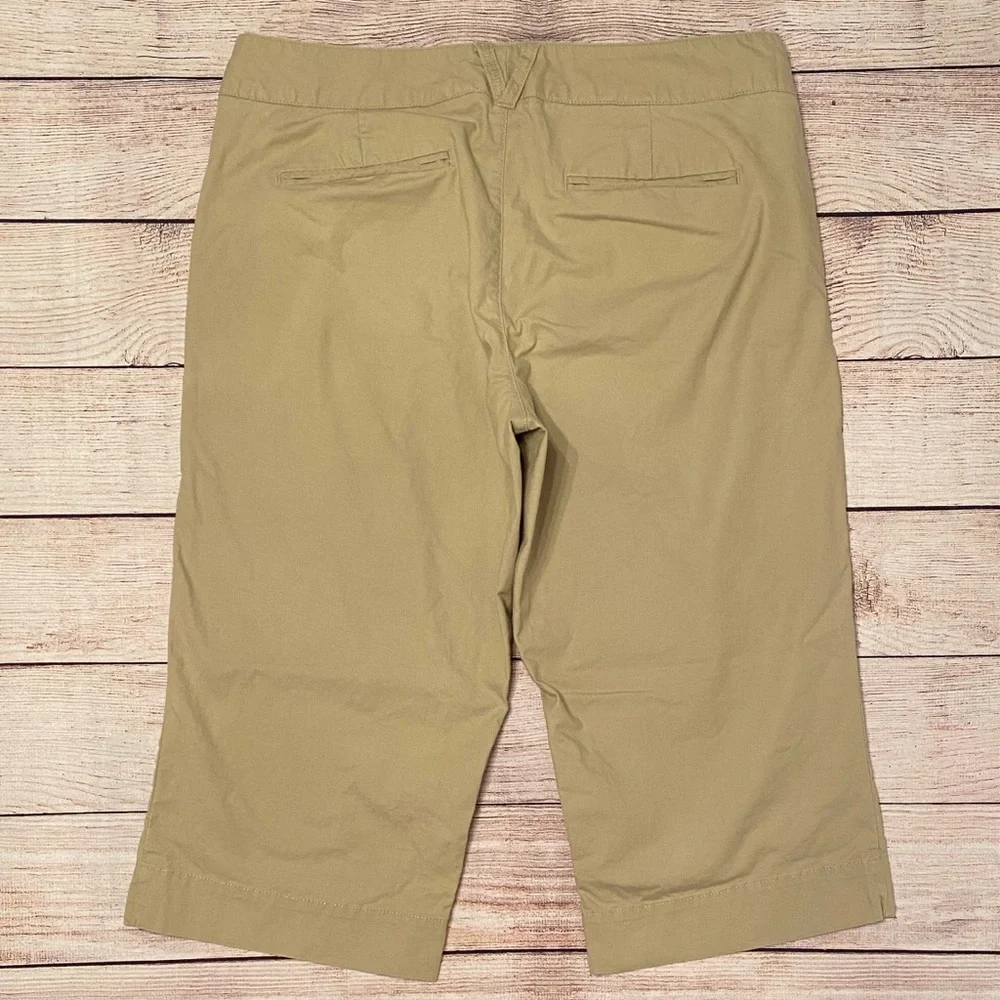 Dockers Khaki Mid Rise Curvy Capris - Picture 6 of 10